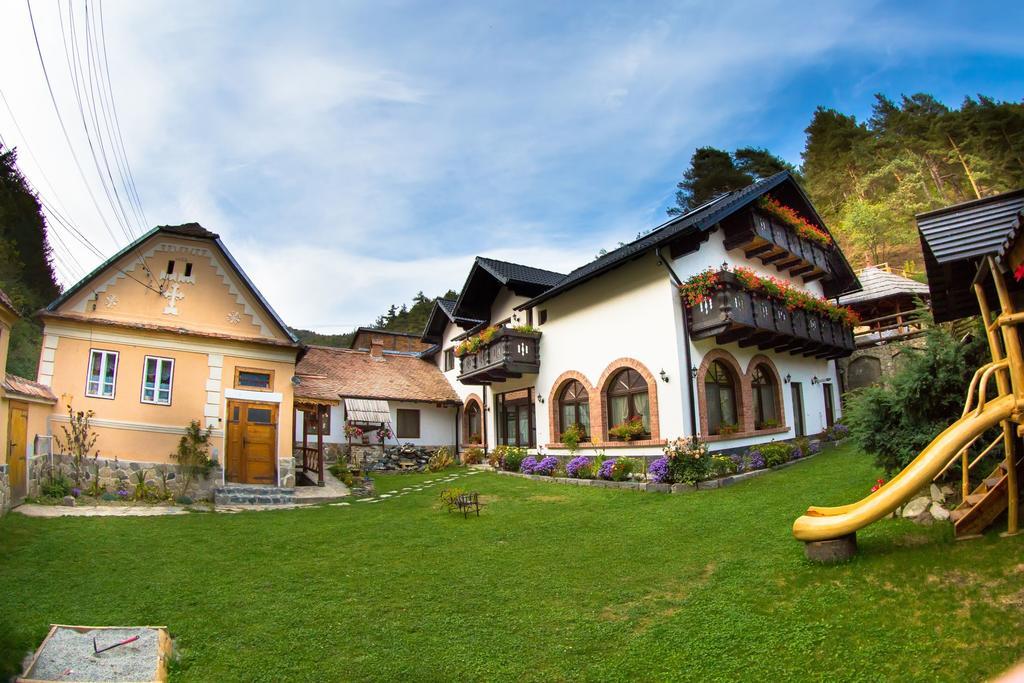Casa Stefania Hotel Tălmaciu Eksteriør billede